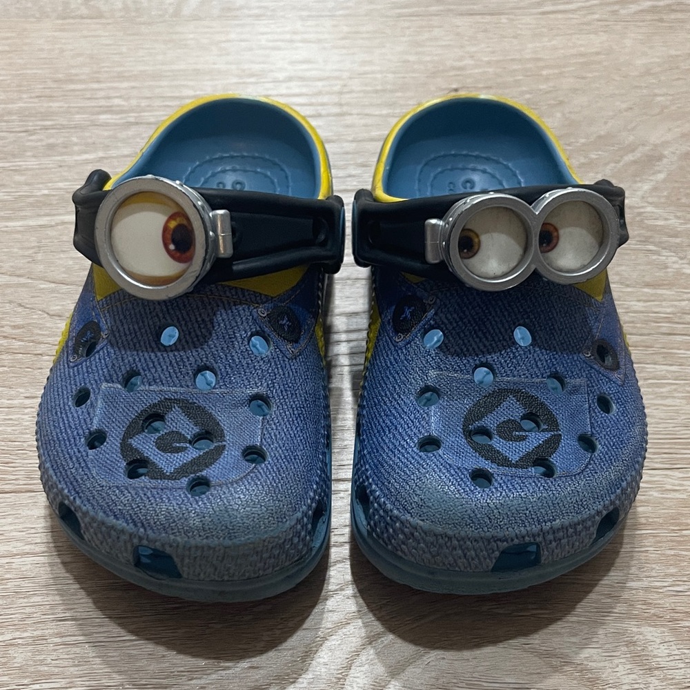 Crocs-Classic Despicable Me Clog-Size 8